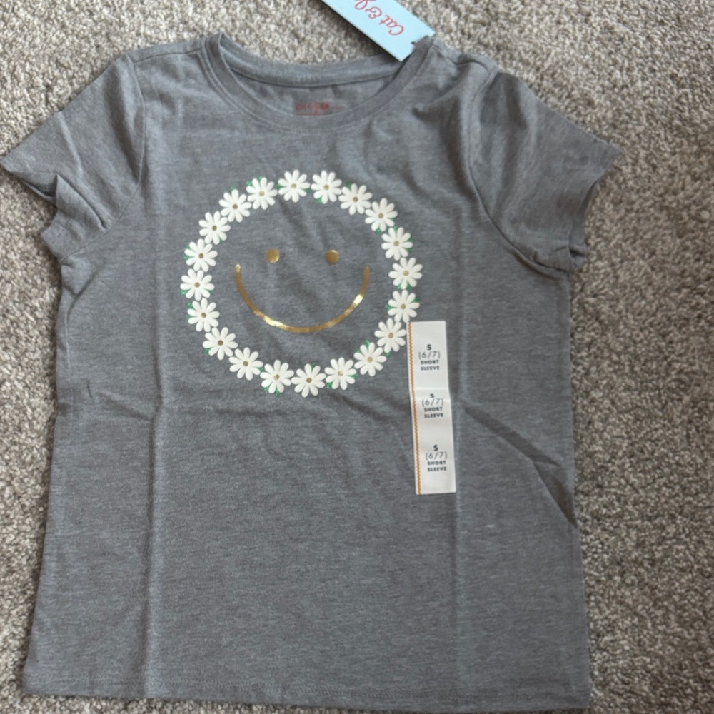 Cat & Jack Gray Tee with Gold Smile and White Daisy Wreath